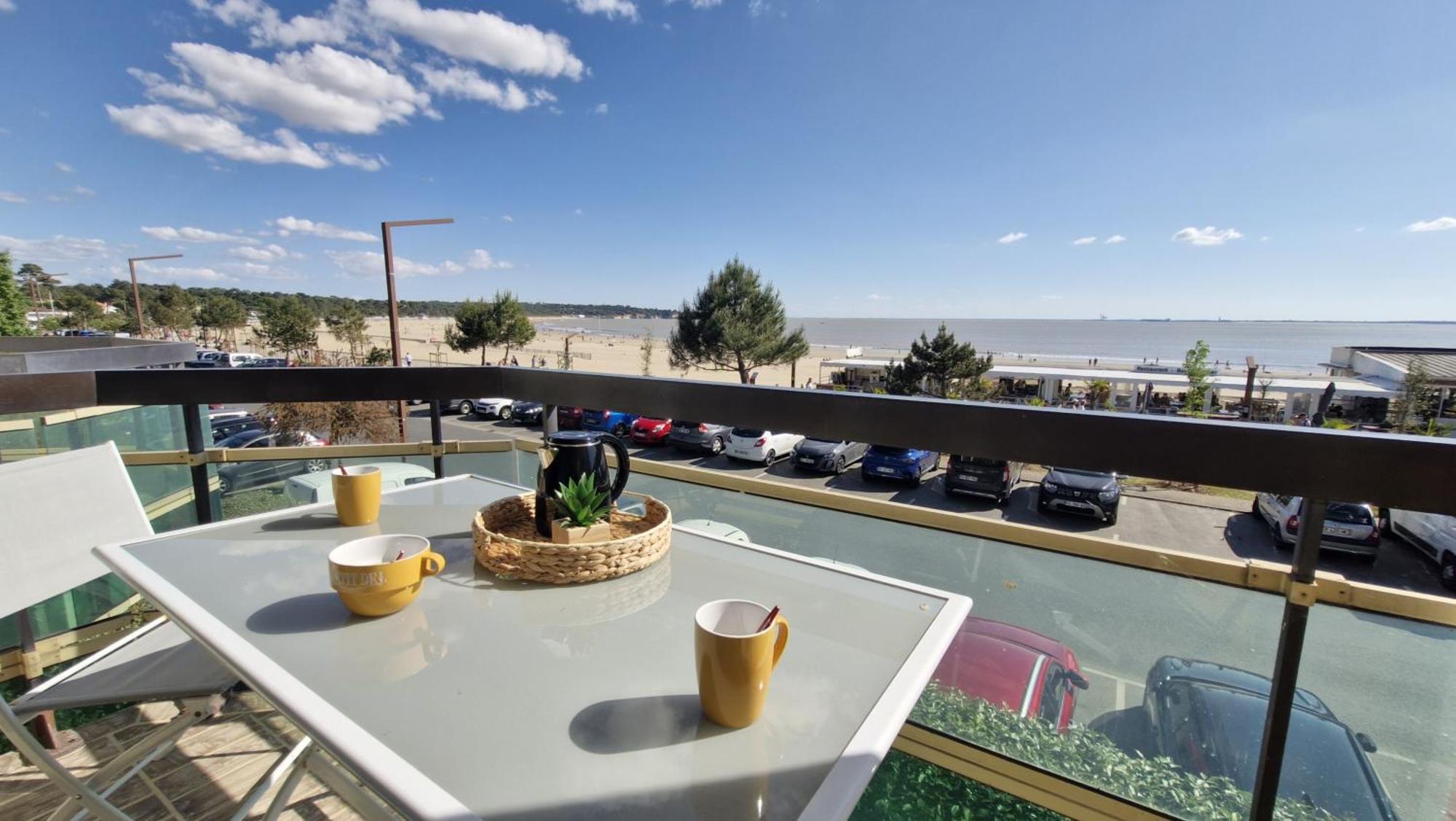 Saint Georges De Didonne - Pleine Vue Mer Pour Ce Studio Cabine Face A La Plage Eksteriør billede
